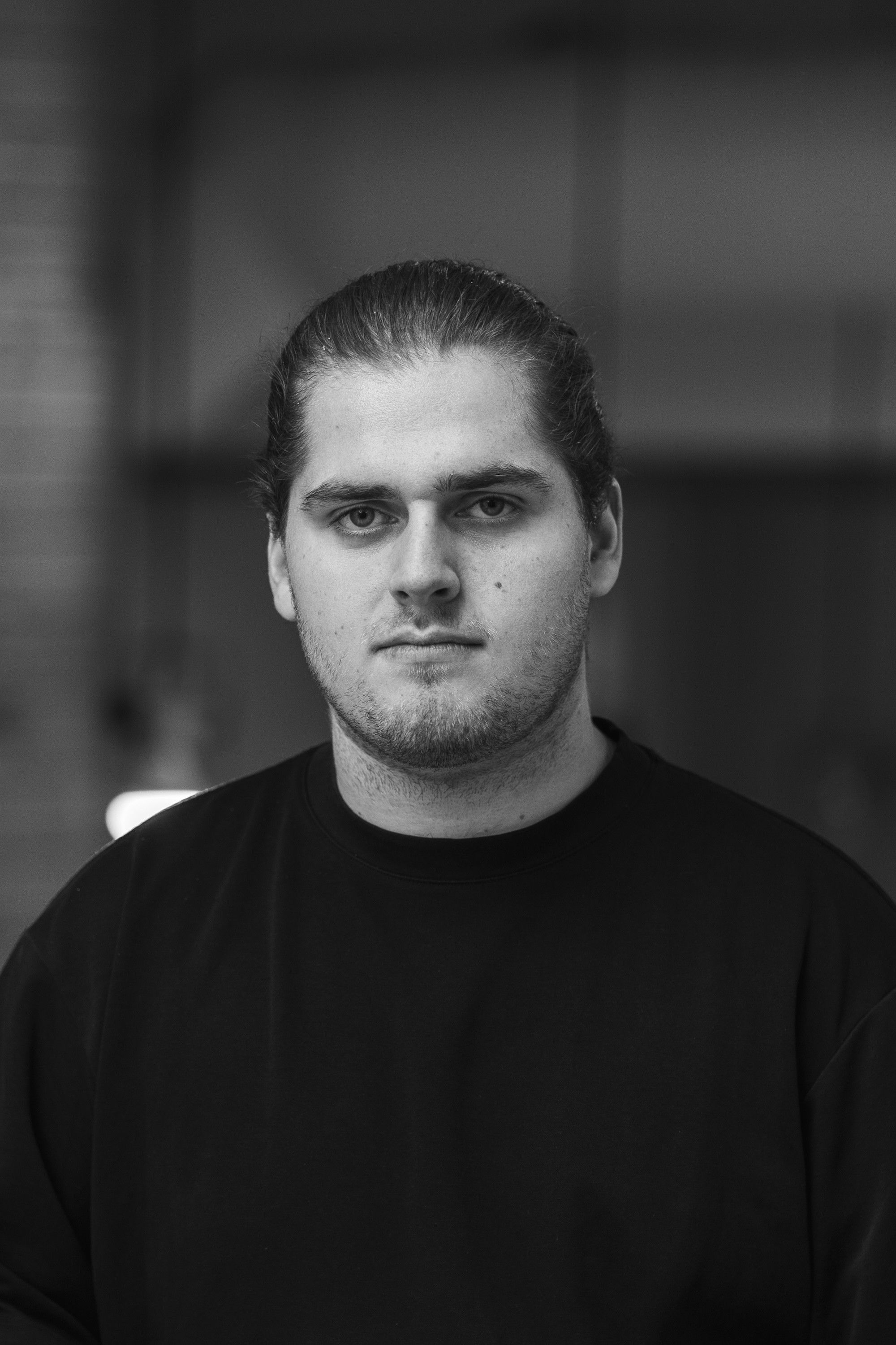 Maxence Dumouchel backdrop