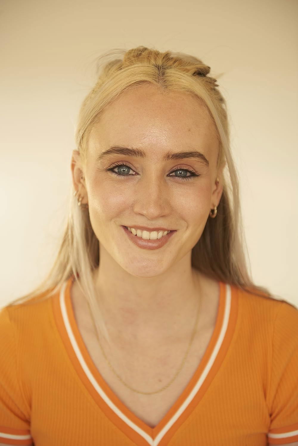 Grace Gallagher backdrop