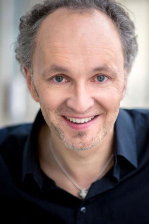 Stephan Rügamer backdrop