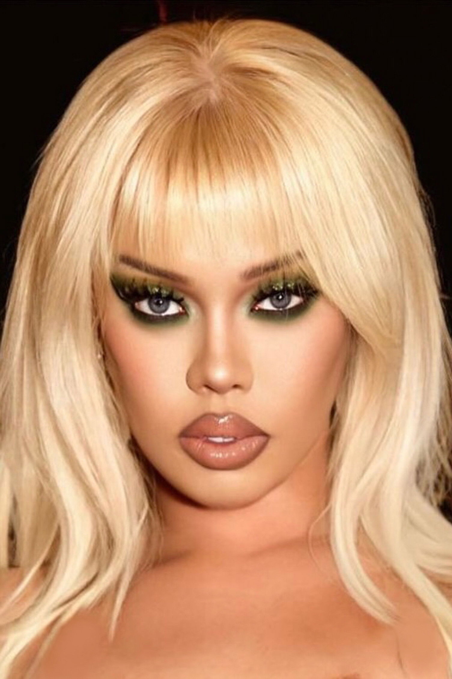 Karint Aongchum backdrop