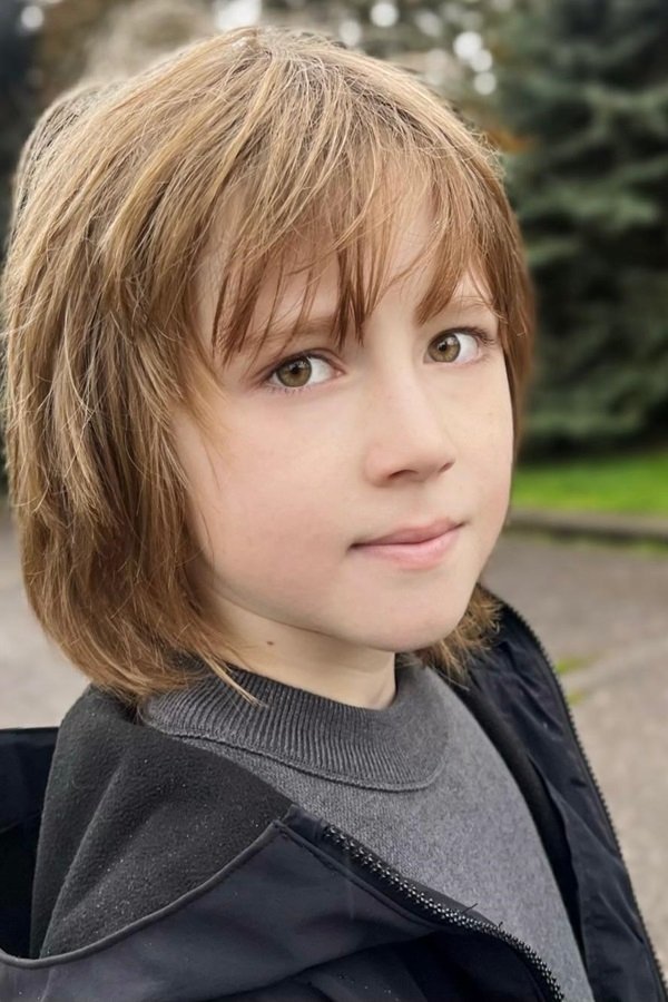 Skye Little Wing Dimova-Saw backdrop