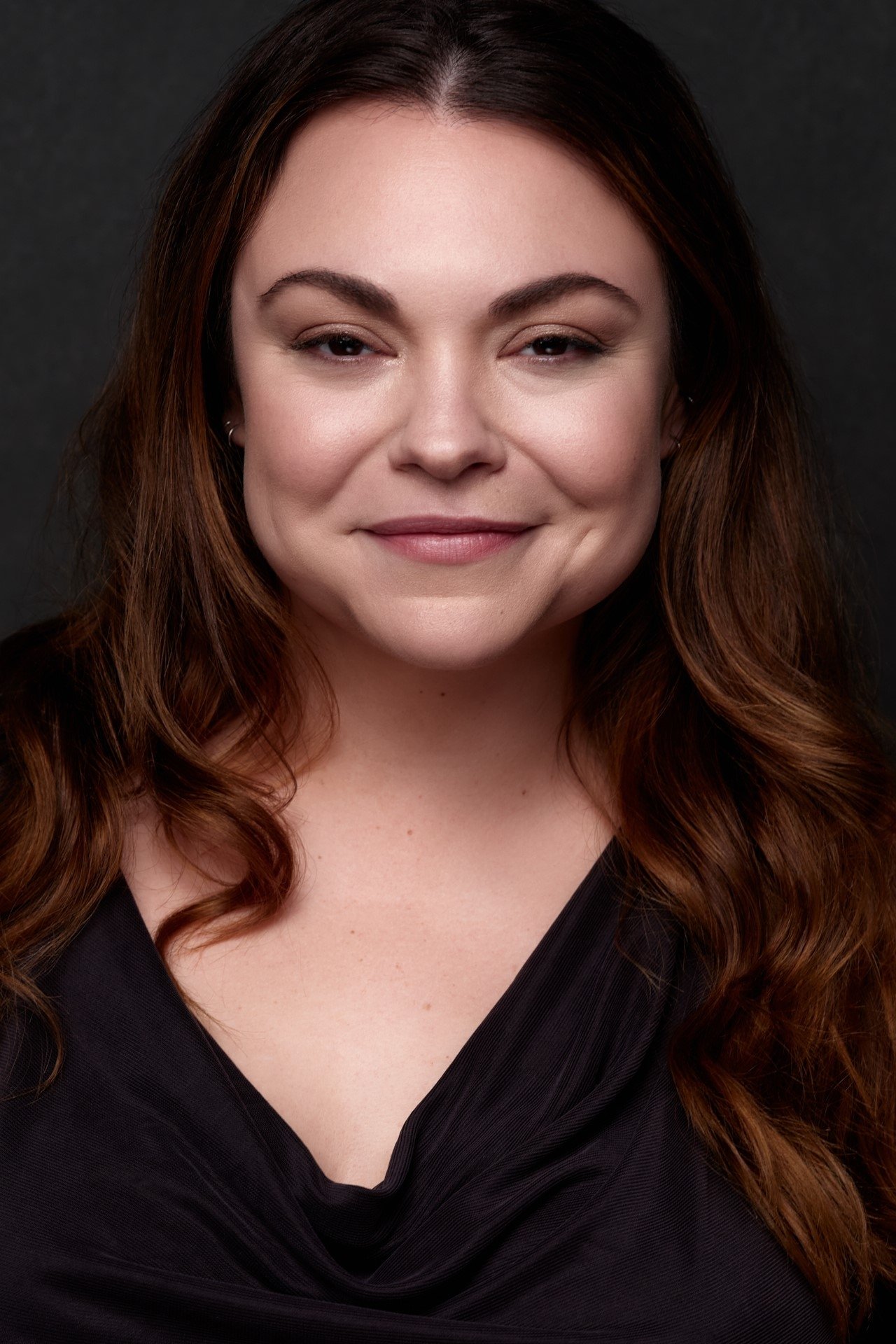 Aline Stokes backdrop