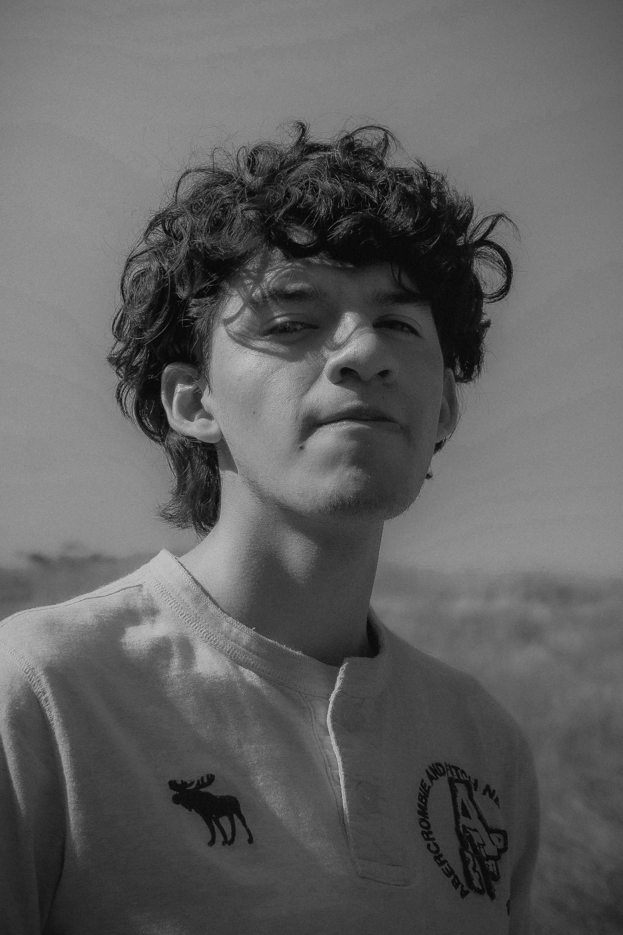 Saúl Gocha backdrop