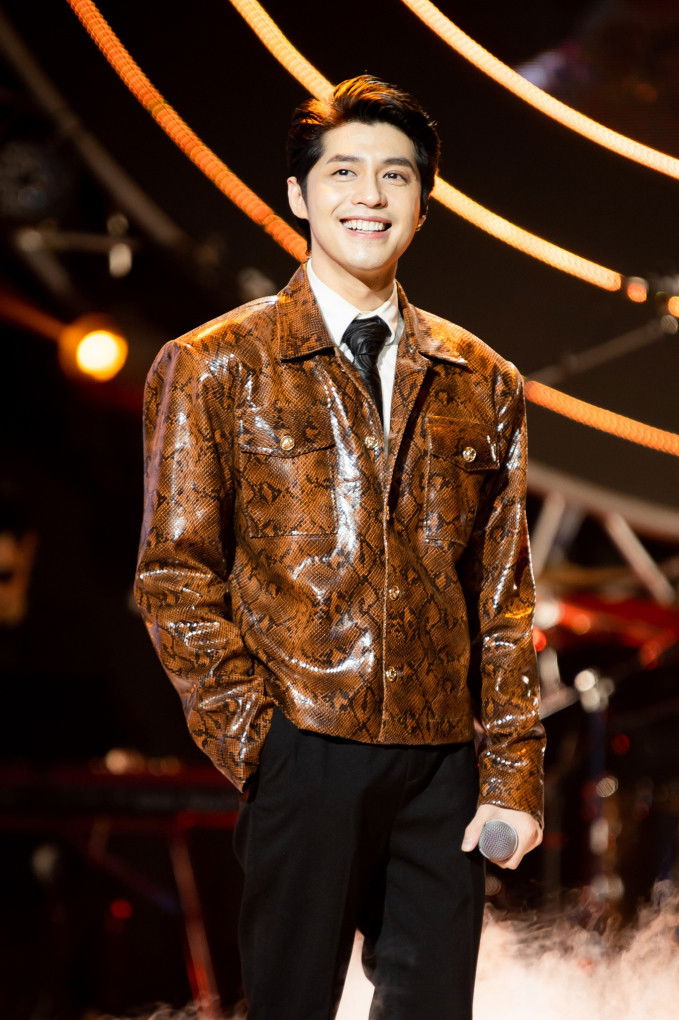 Noo Phước Thịnh backdrop