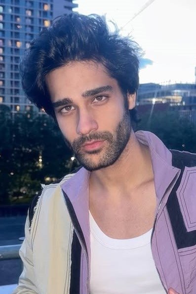 Aaman Devgan backdrop