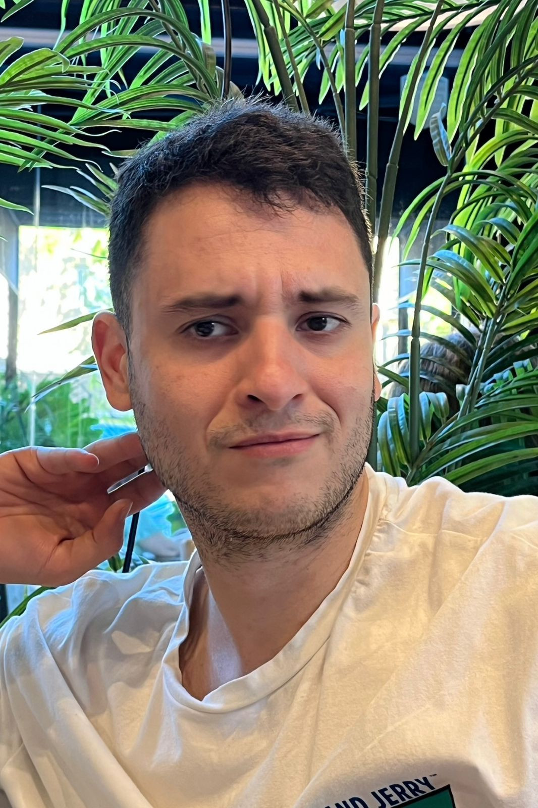 Facundo Miniello backdrop