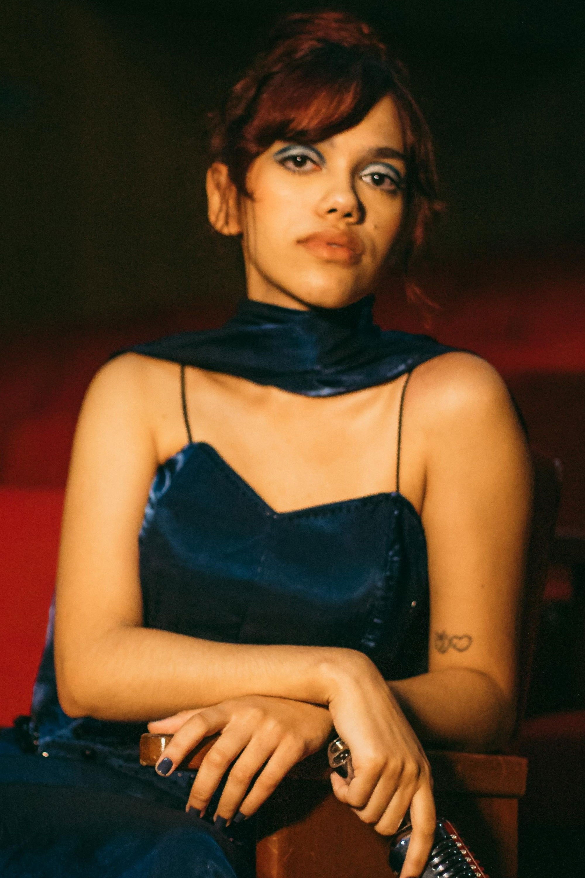 Julia Assis backdrop