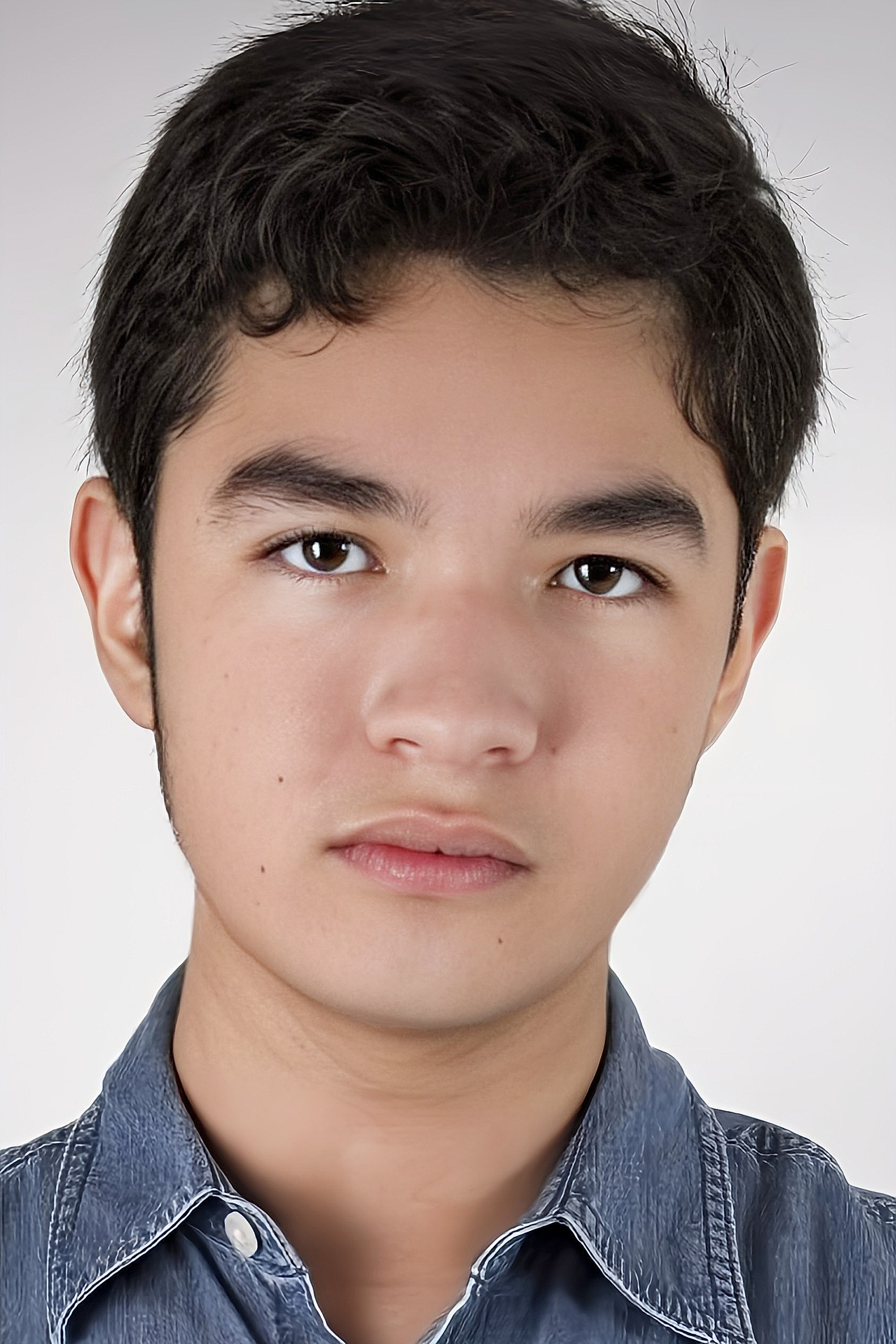 Armando Durán backdrop