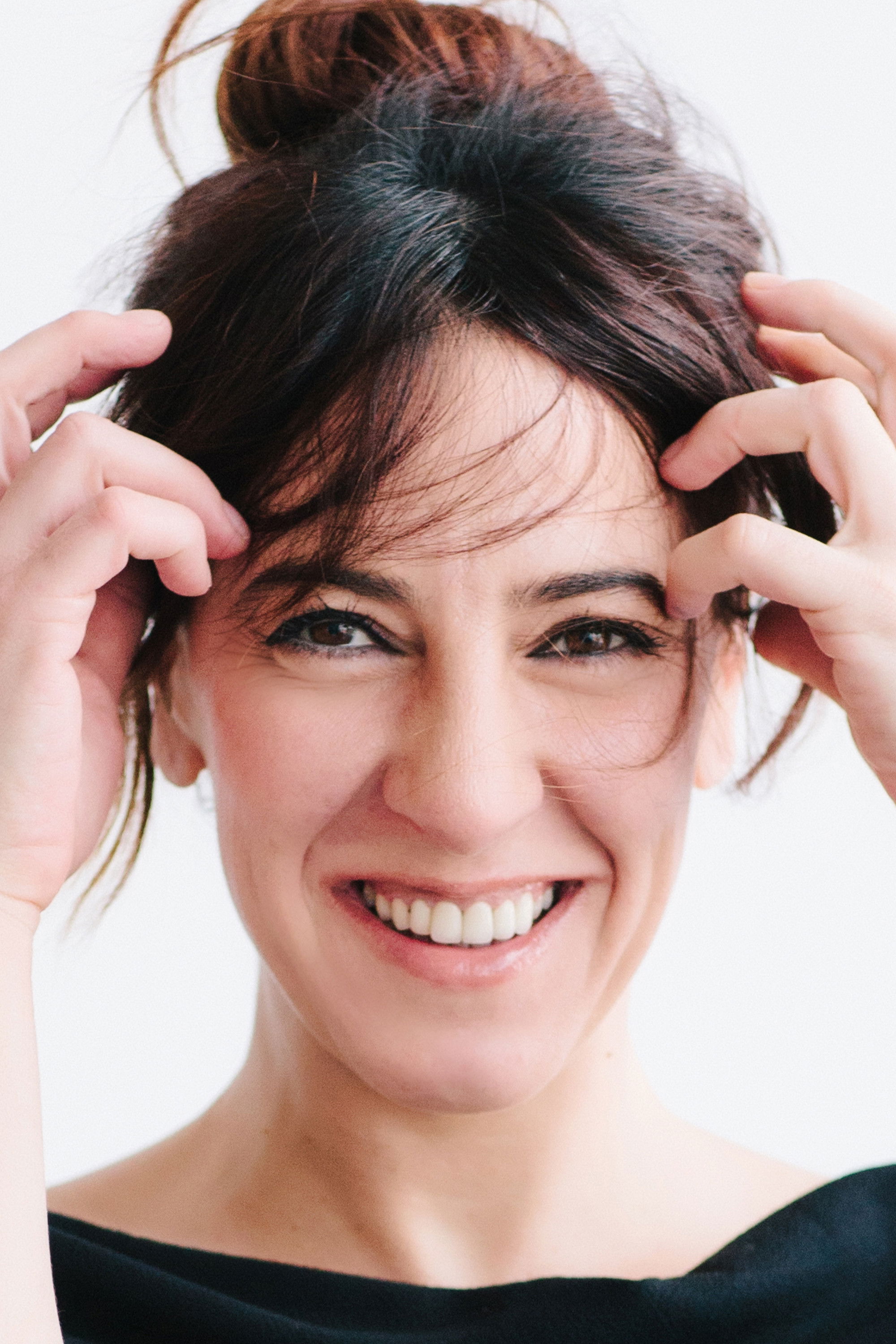 Gizem Bilgen backdrop