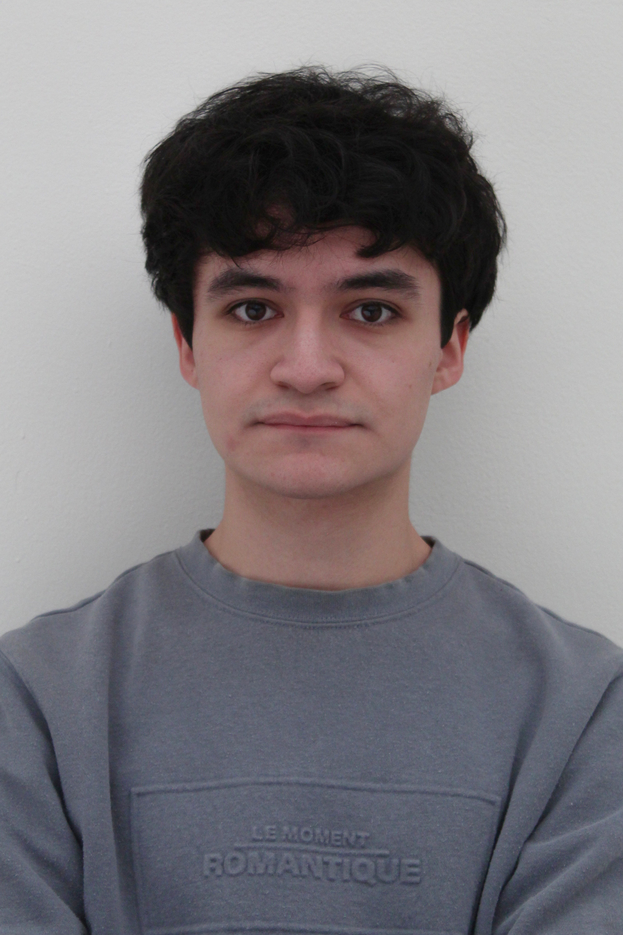 Oscar Leonardo backdrop