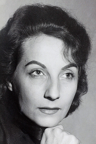 Carminha Brandão backdrop