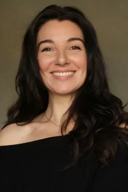 Valeria Bello backdrop