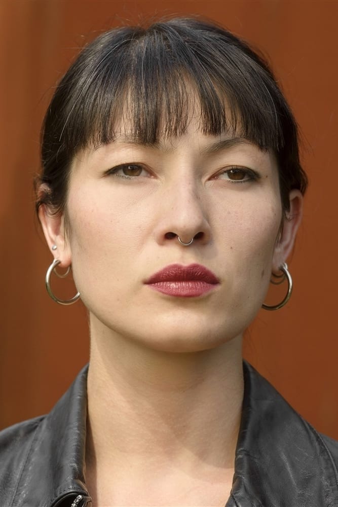 Lou Justine Moua Nédellec backdrop