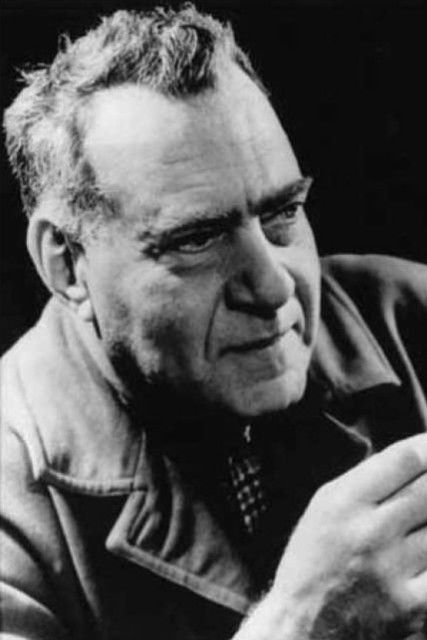 Aleksandr Maryamov backdrop