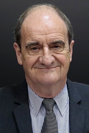 Pierre Lescure backdrop