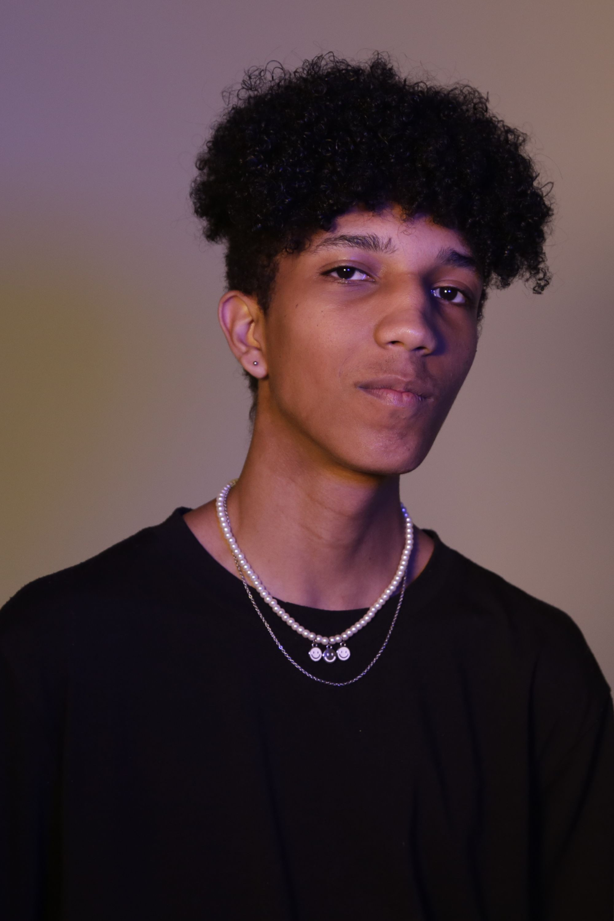 Gui Almeida backdrop