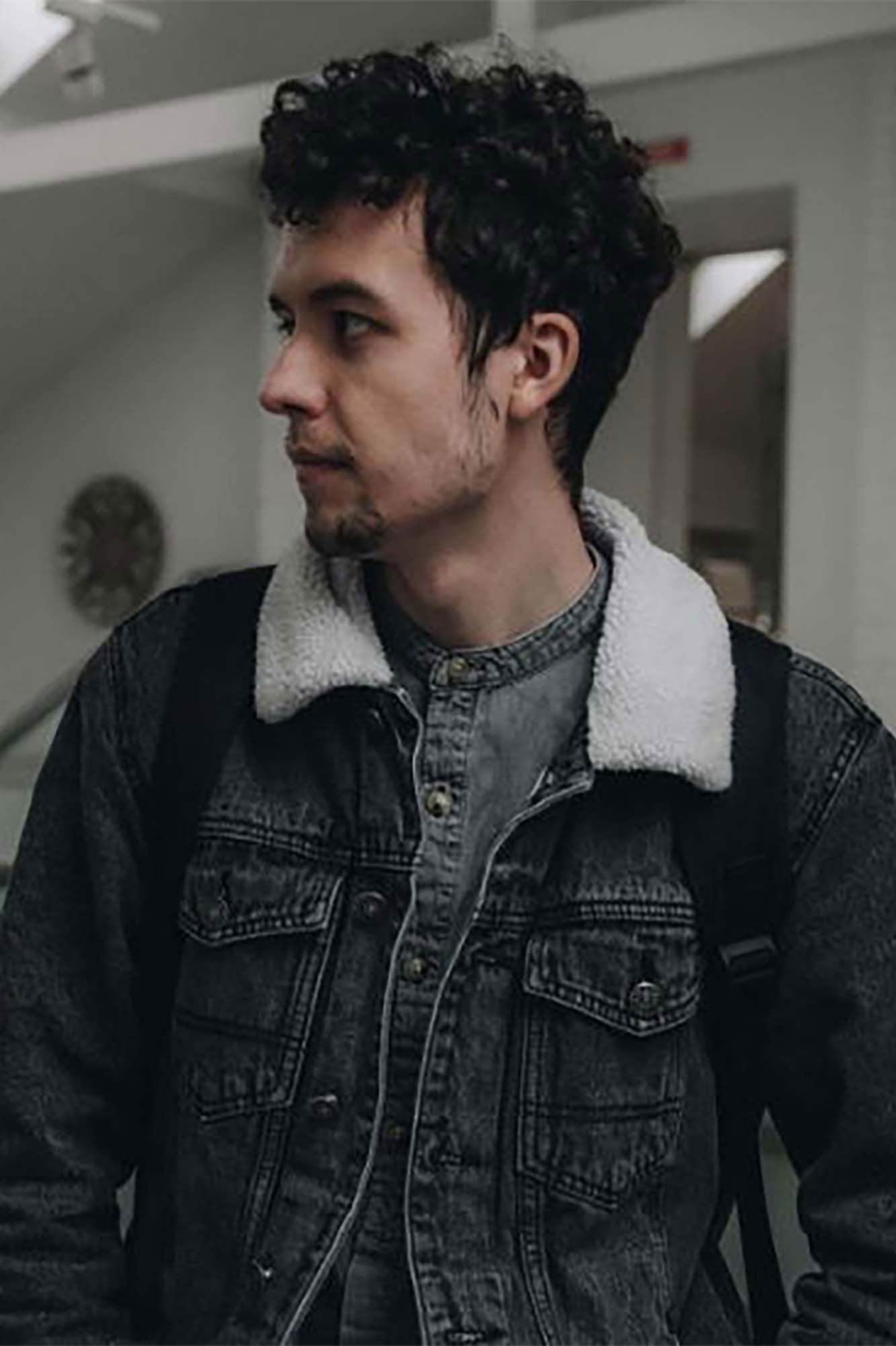 Daniel Țîcu backdrop