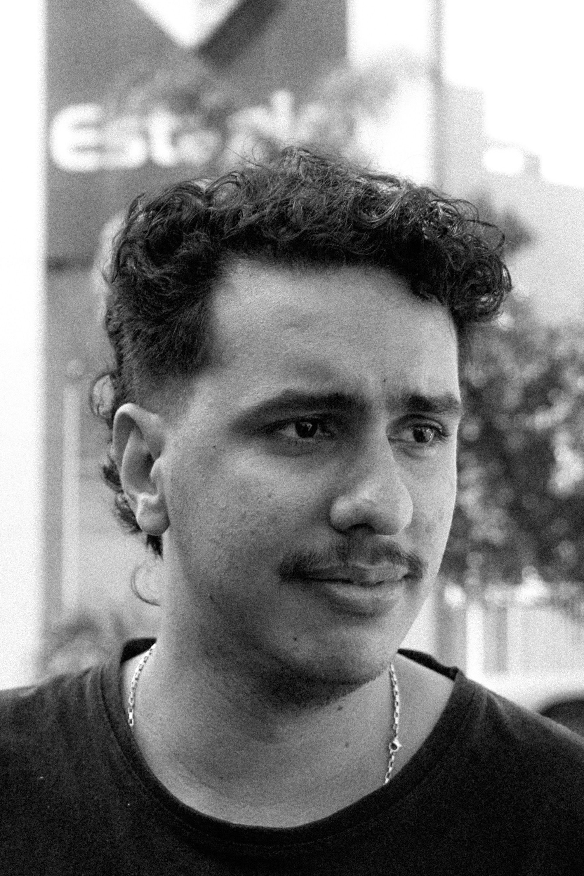 Mauricio Machado backdrop