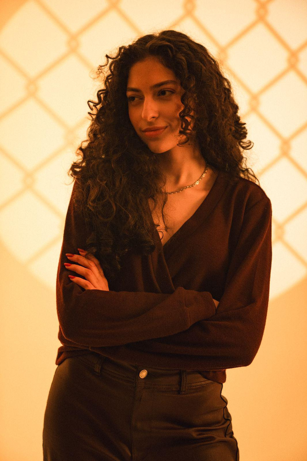 Maria Fernanda Oliveira backdrop