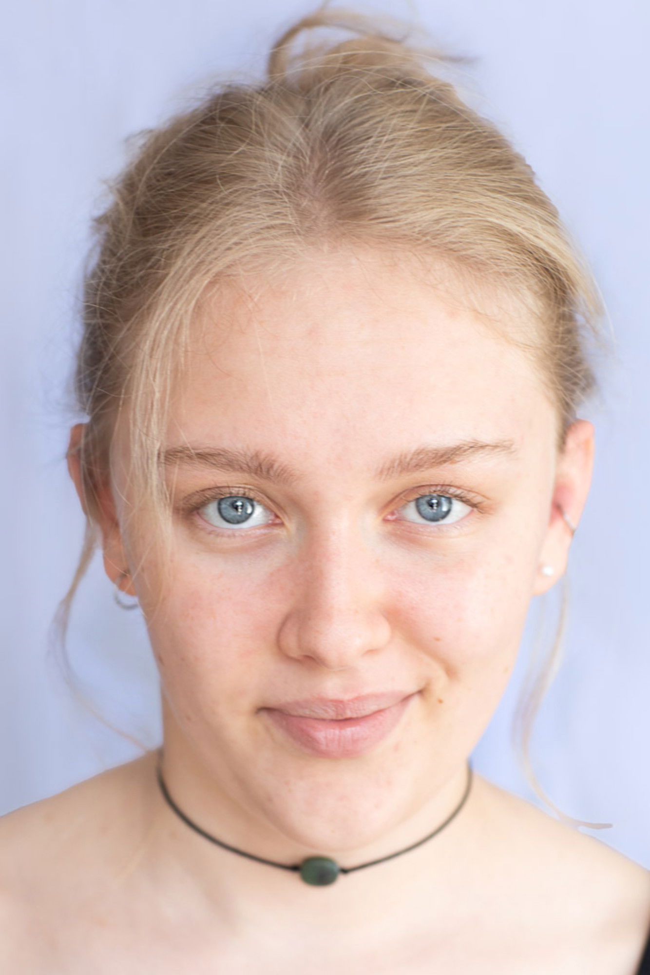 Nikola Kylarová backdrop