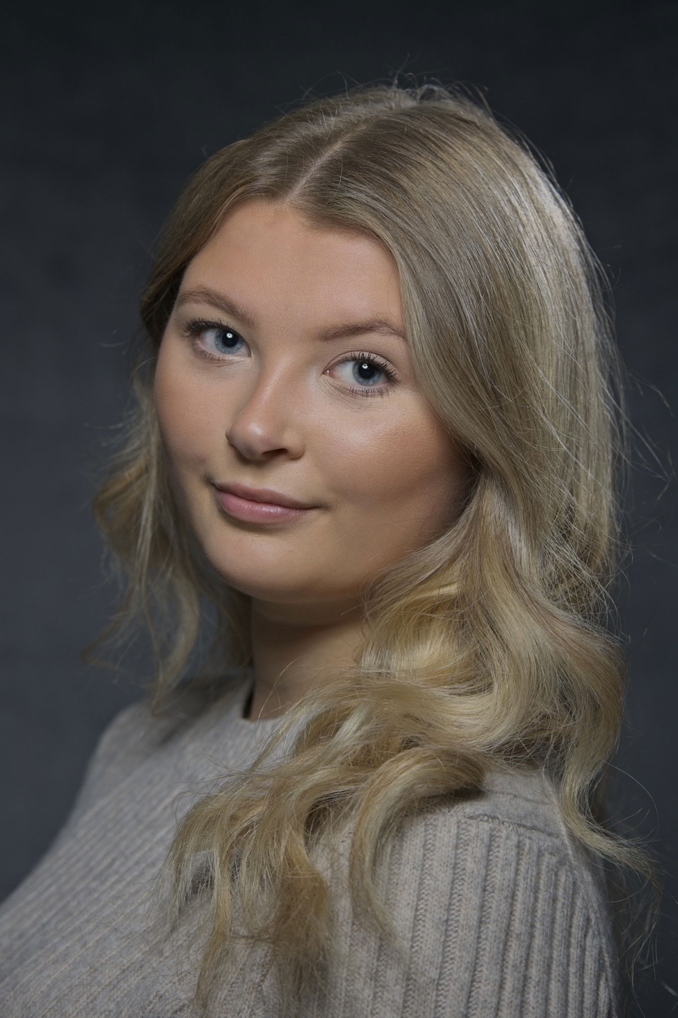 Elise Norcott backdrop