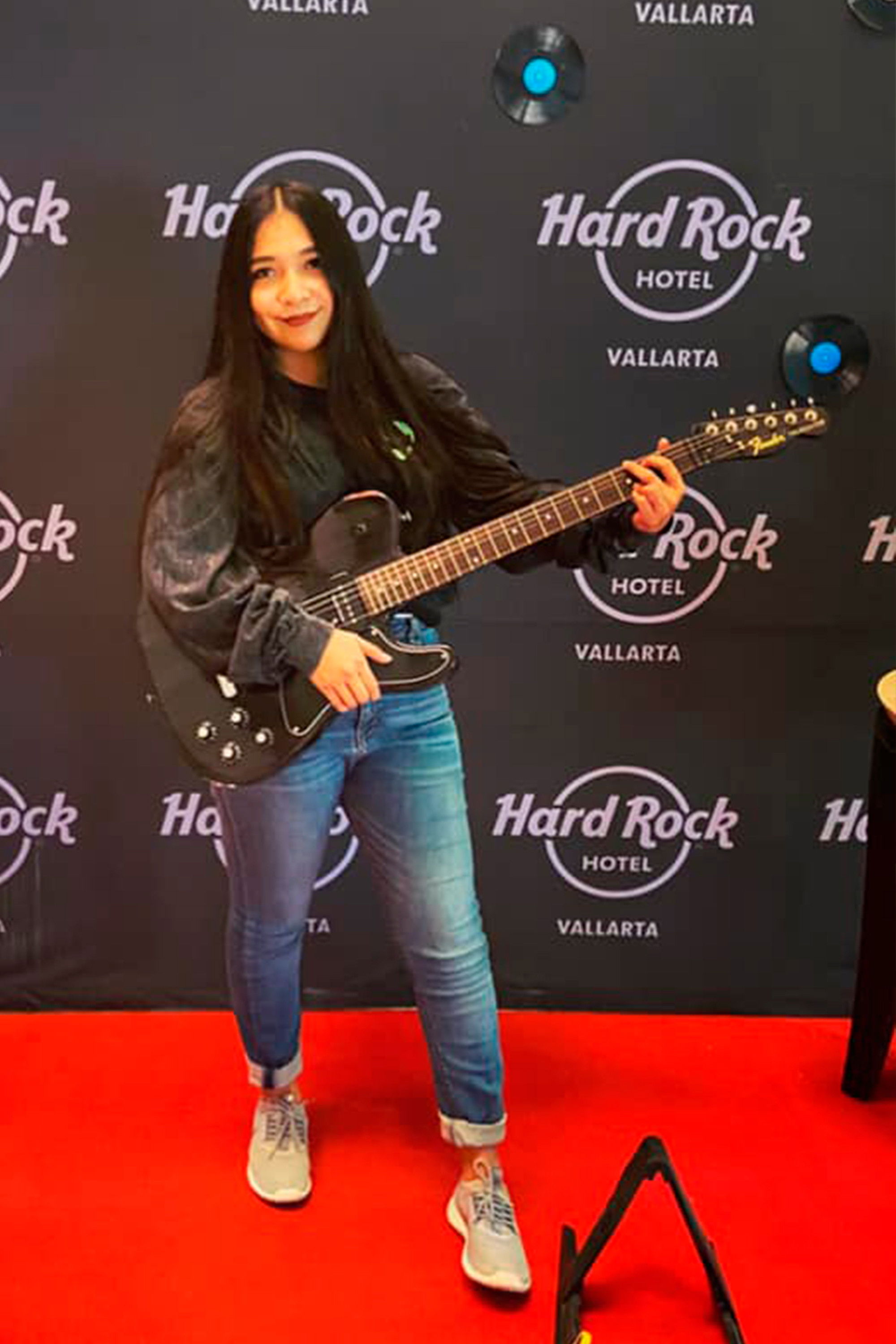 Abigail Abad backdrop