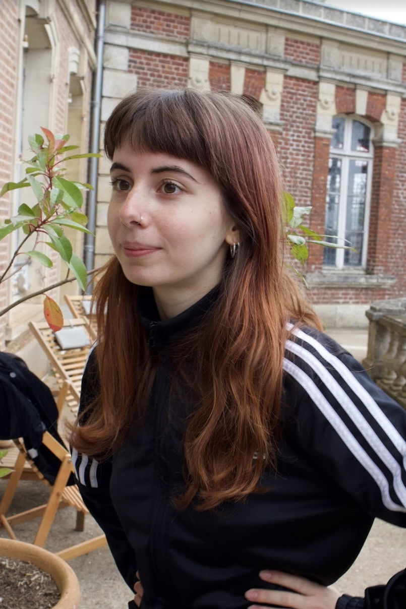 Léonie Carrot backdrop