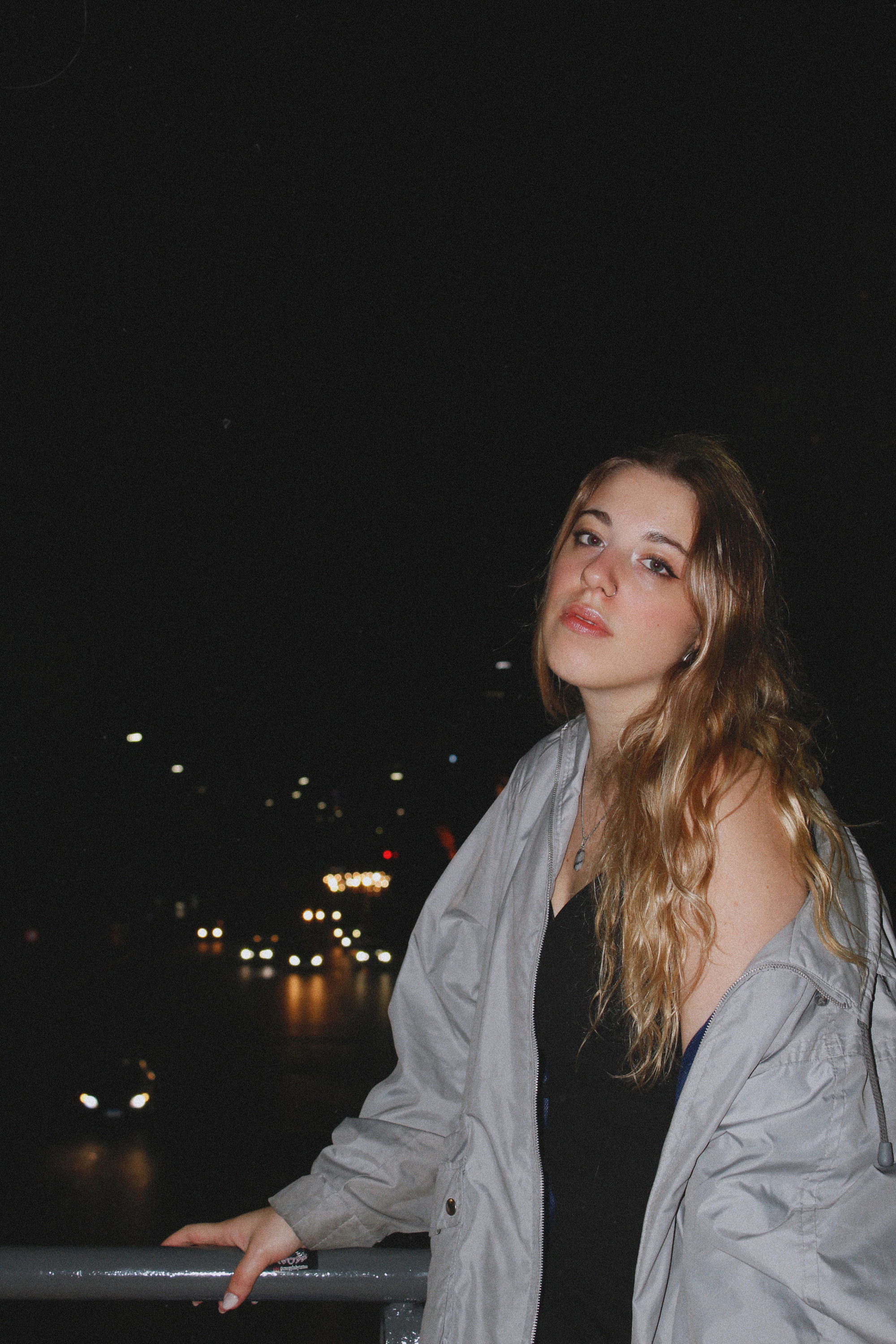 Ivi Urtreger backdrop