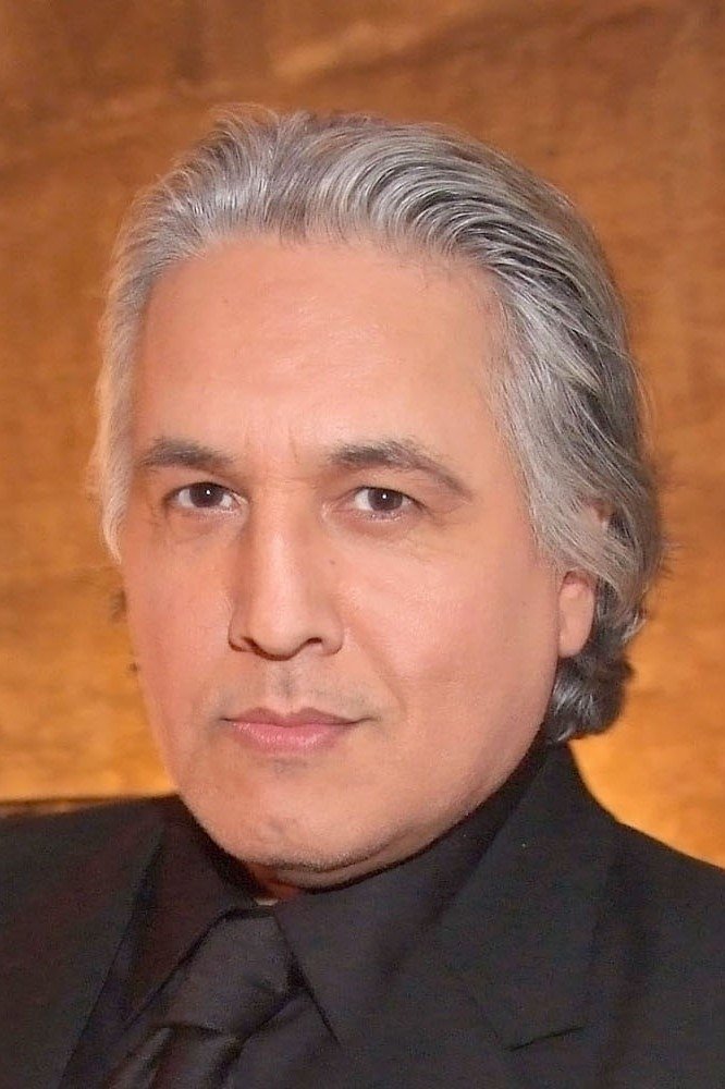Robert Beltran: Robert Beltran backdrop