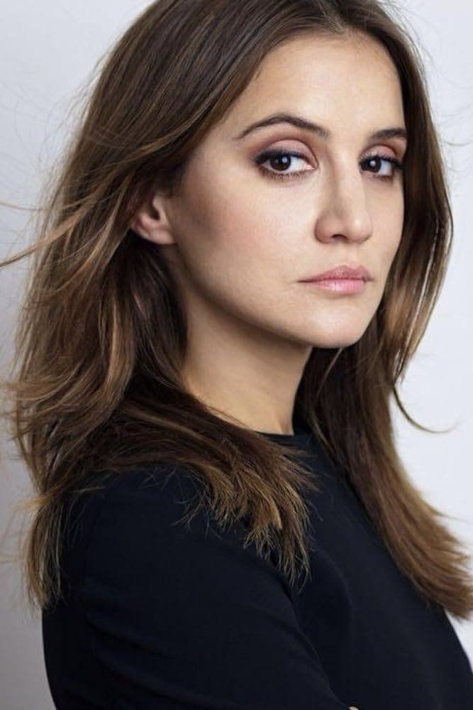 Bárbara Lombardo backdrop