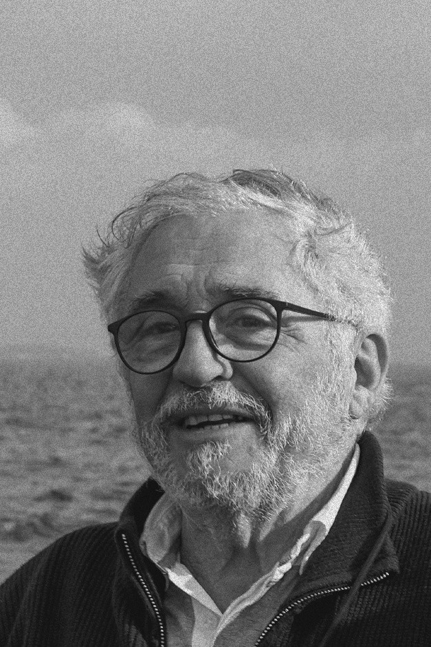 Alejandro Diéguez backdrop