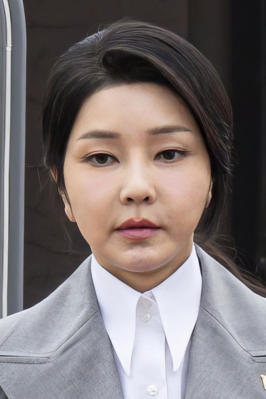 Kim Keon-hee backdrop