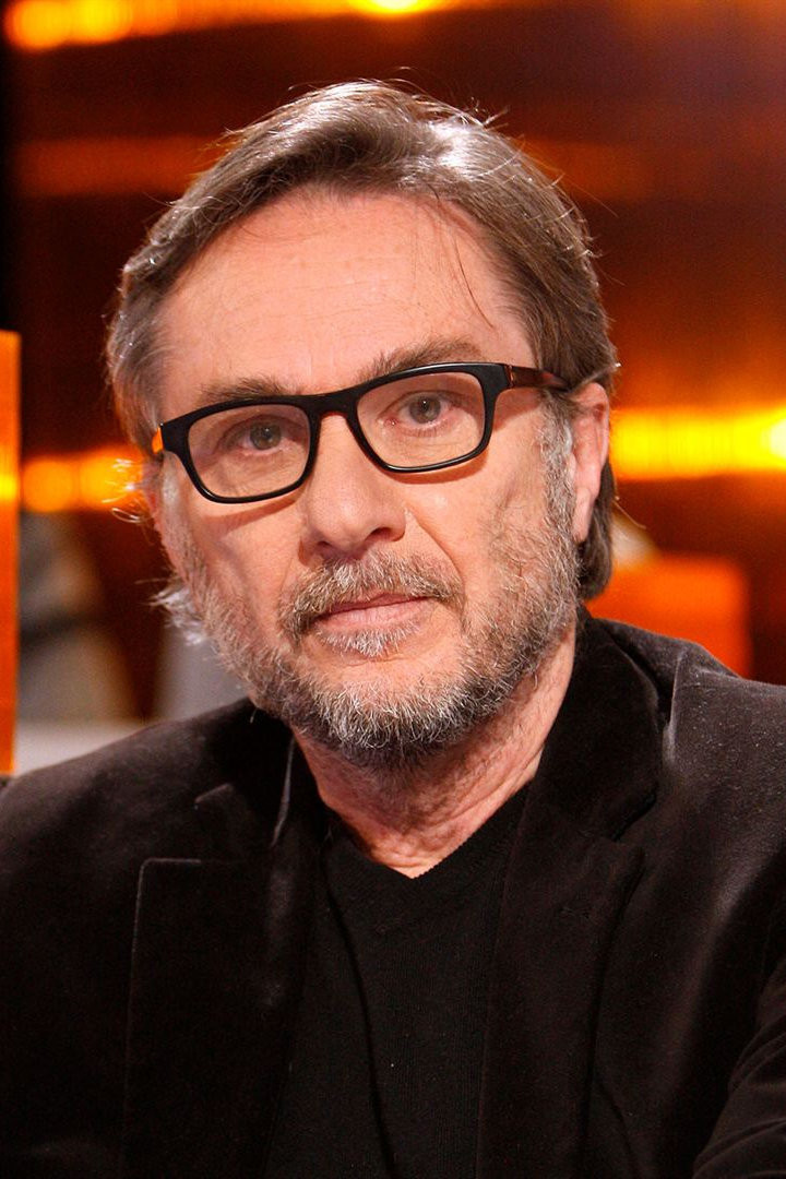 Marc Dugain backdrop