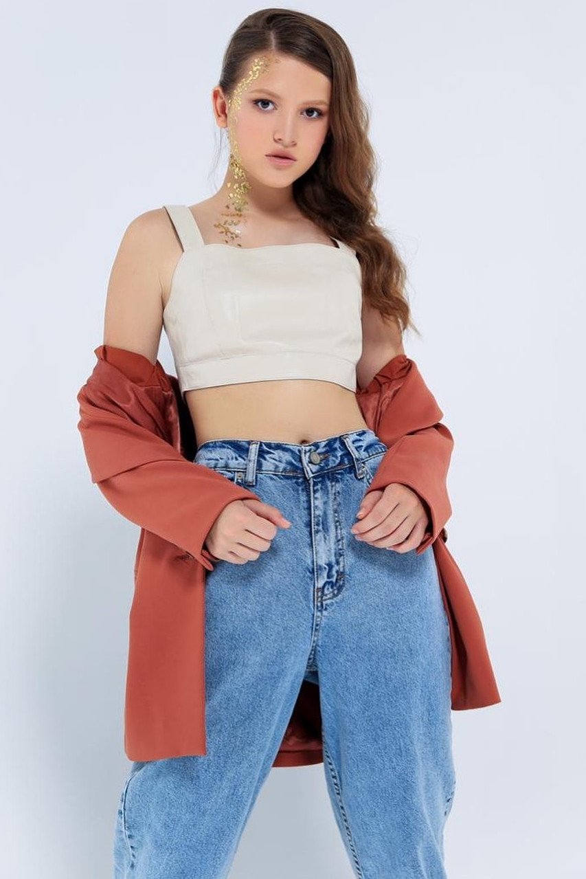 Ksenia Kvasova backdrop