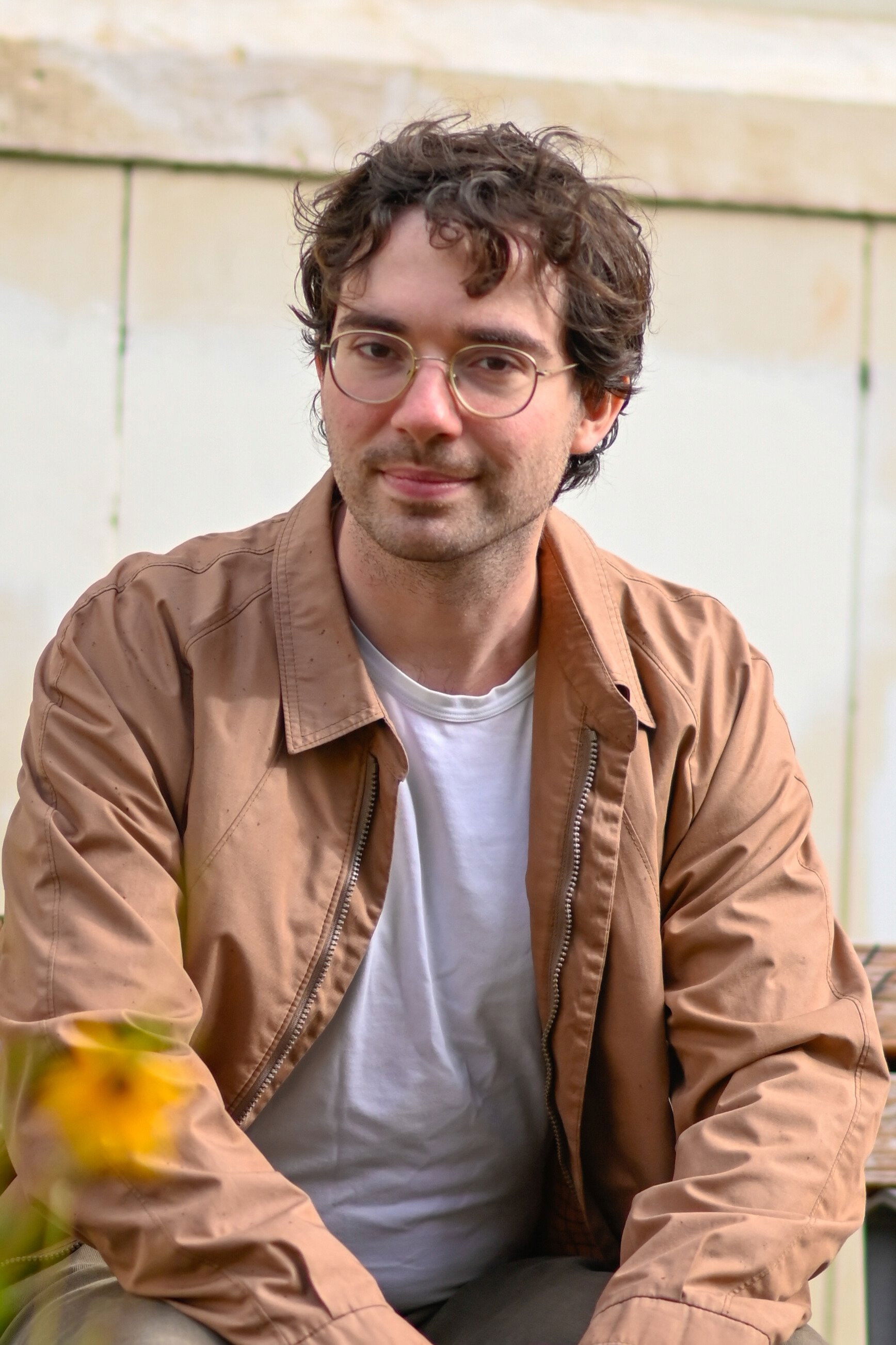 Laurenz Lukele backdrop