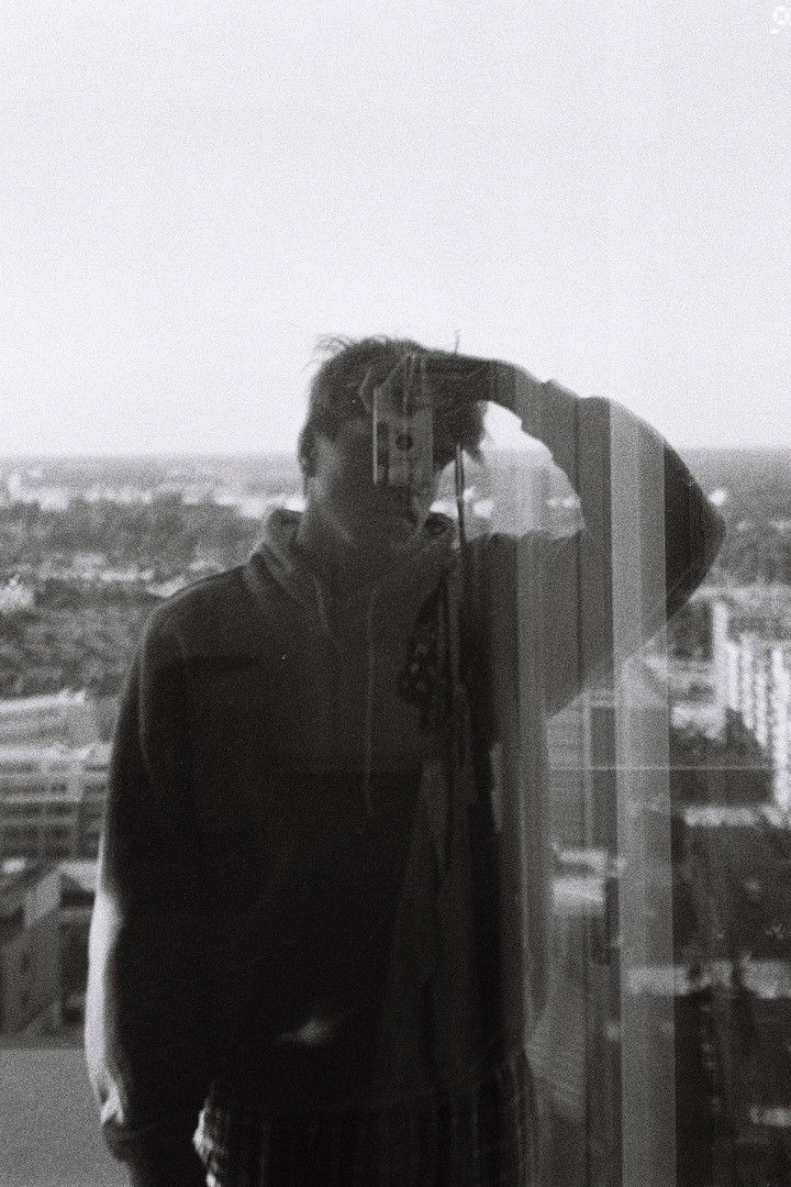 Felix Wallén backdrop