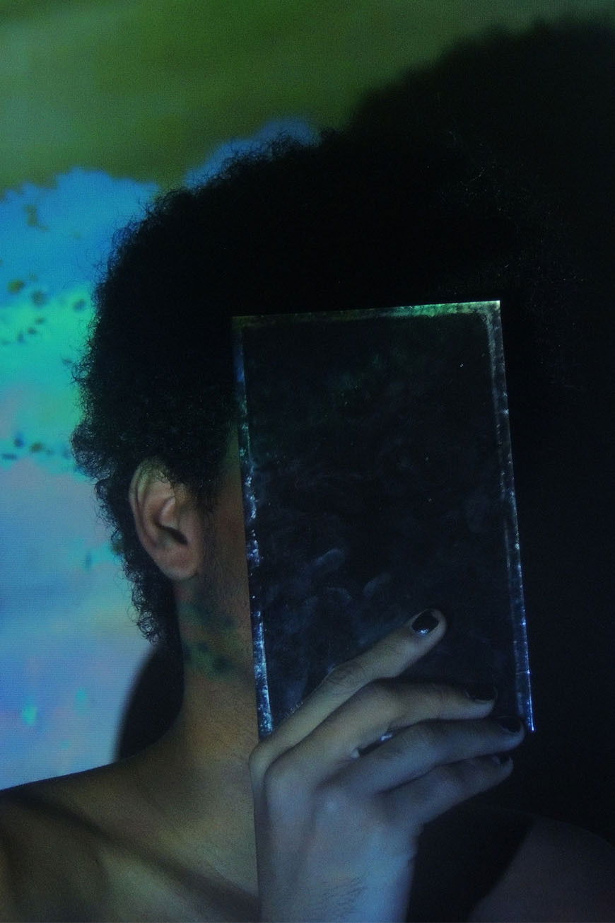 Davi Almeida backdrop