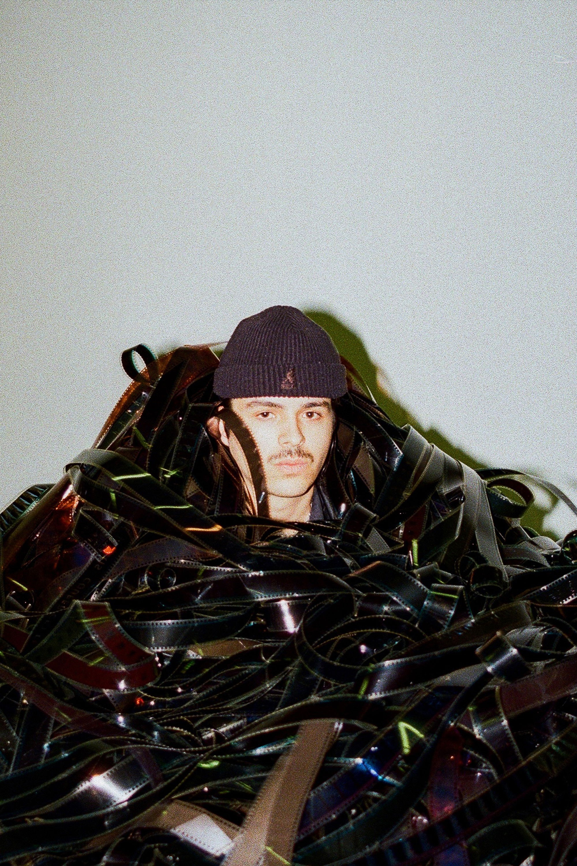 Tanguy Pichon backdrop