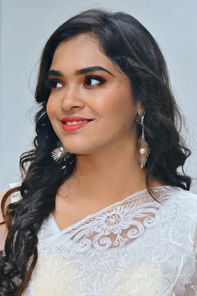 Varshini Venkat backdrop