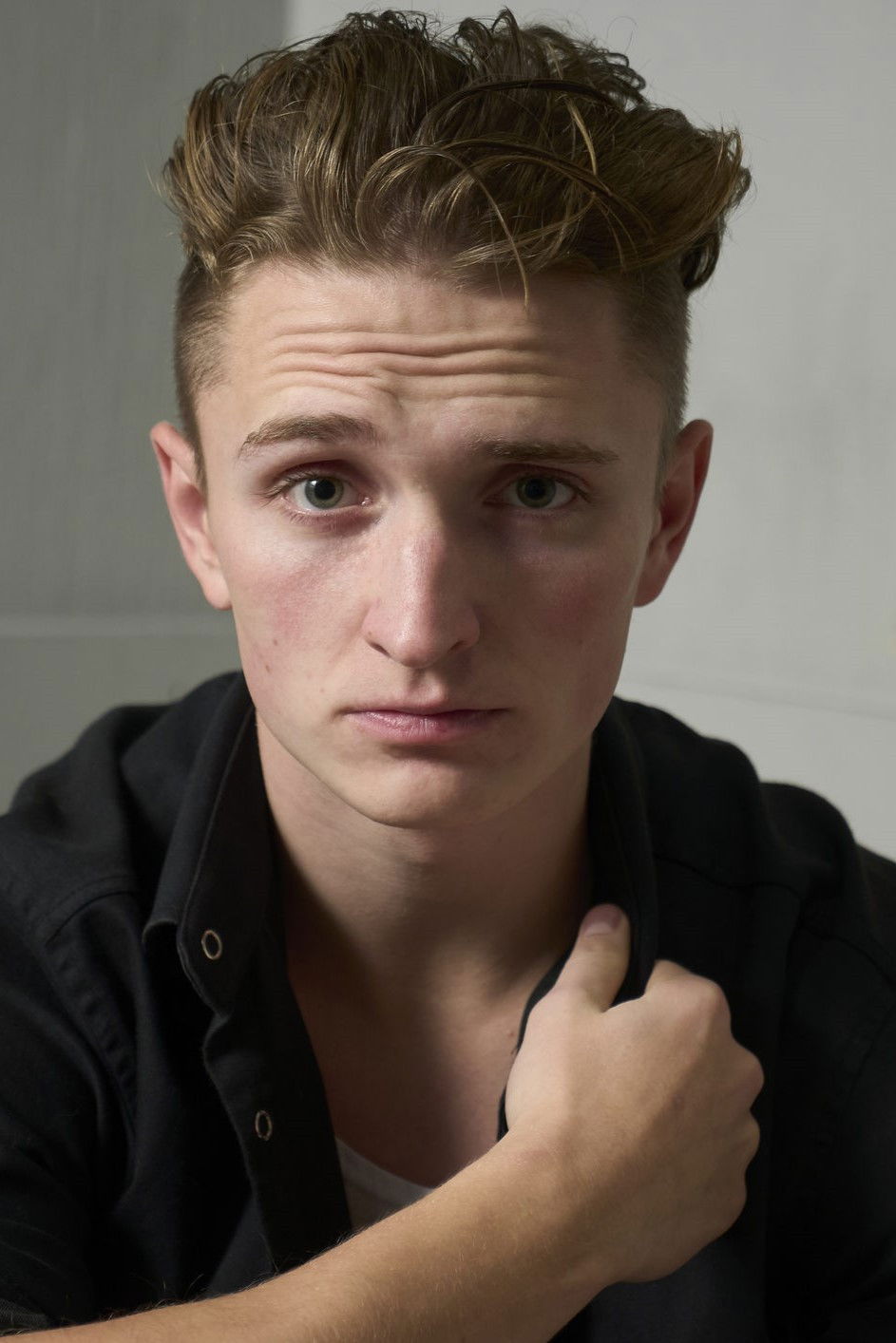 Artyom Bolshunov backdrop