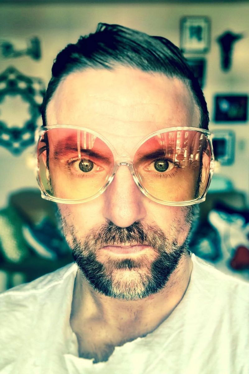 Wilde Narwhal backdrop