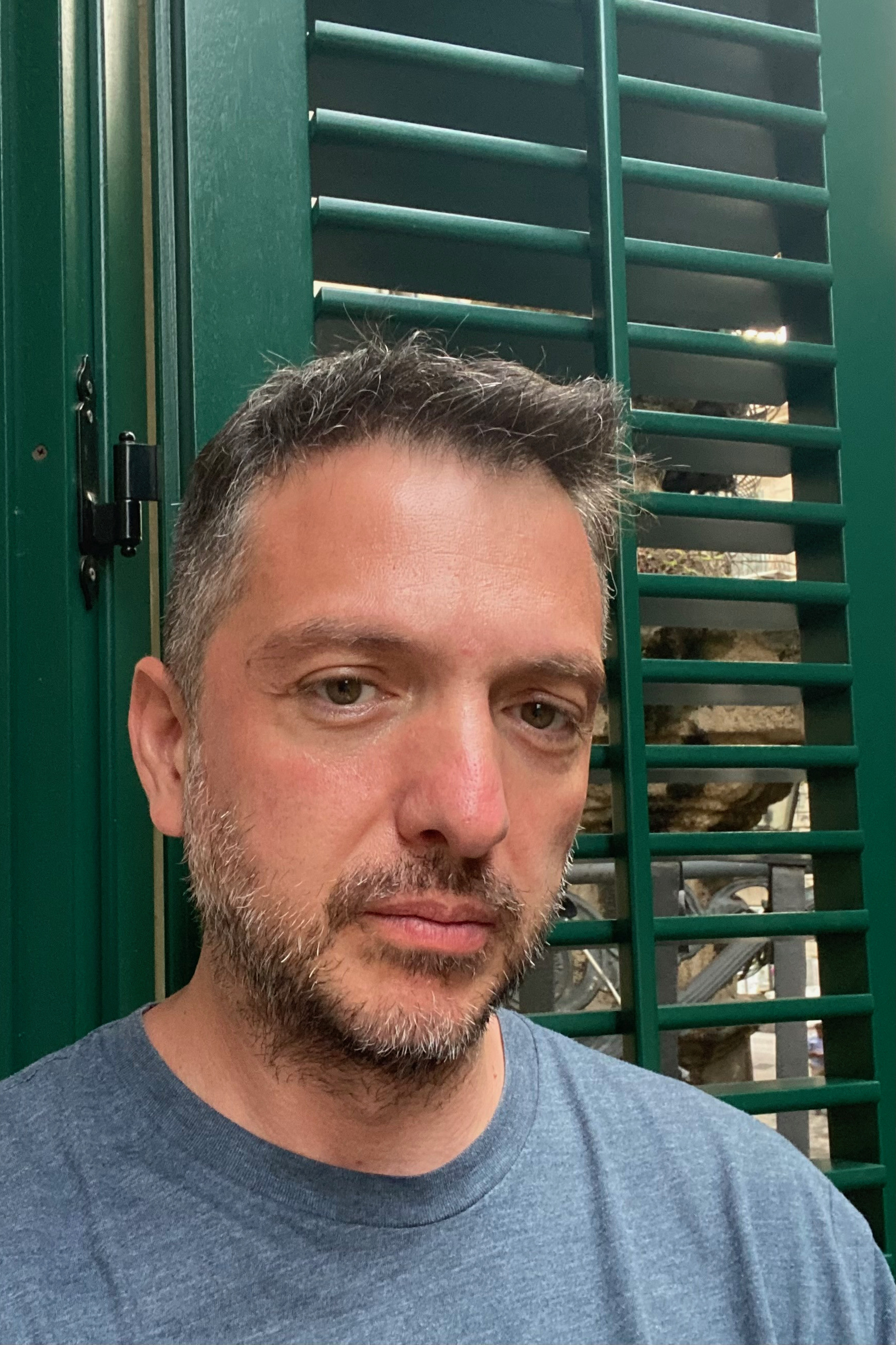 Uğur Bayazıt backdrop