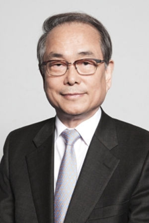 Yoo, Jae-Won backdrop