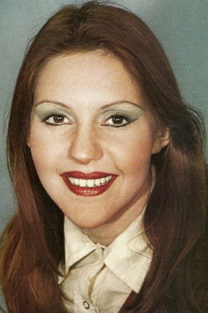 Maria Eugênia de Domênico backdrop