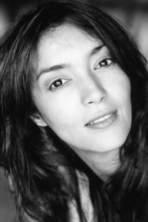 Amel Djemel backdrop