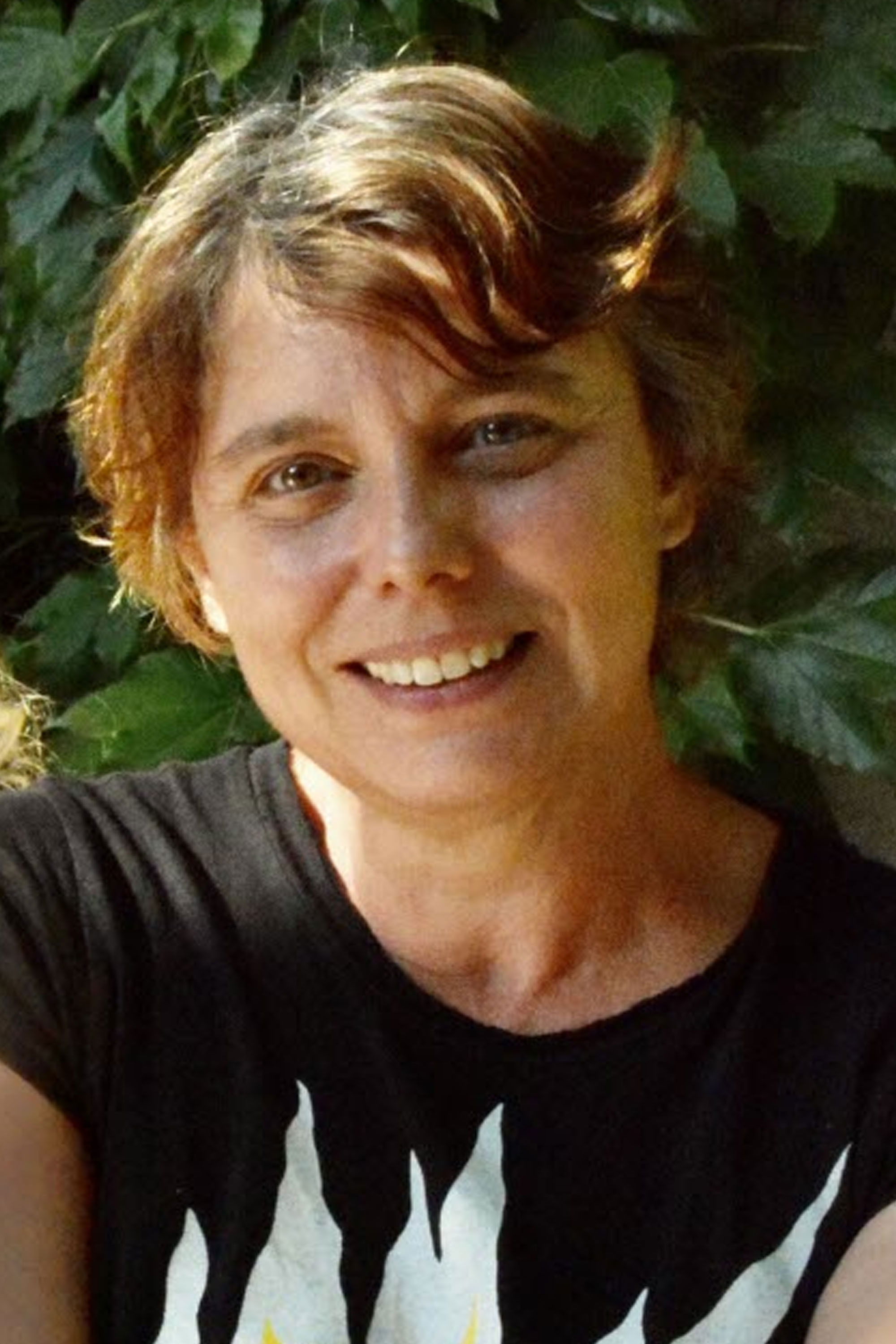 Emmanuelle Amiell backdrop