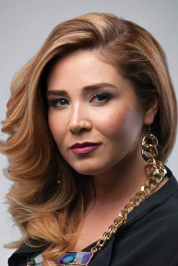 Elnarə Xəlilova backdrop