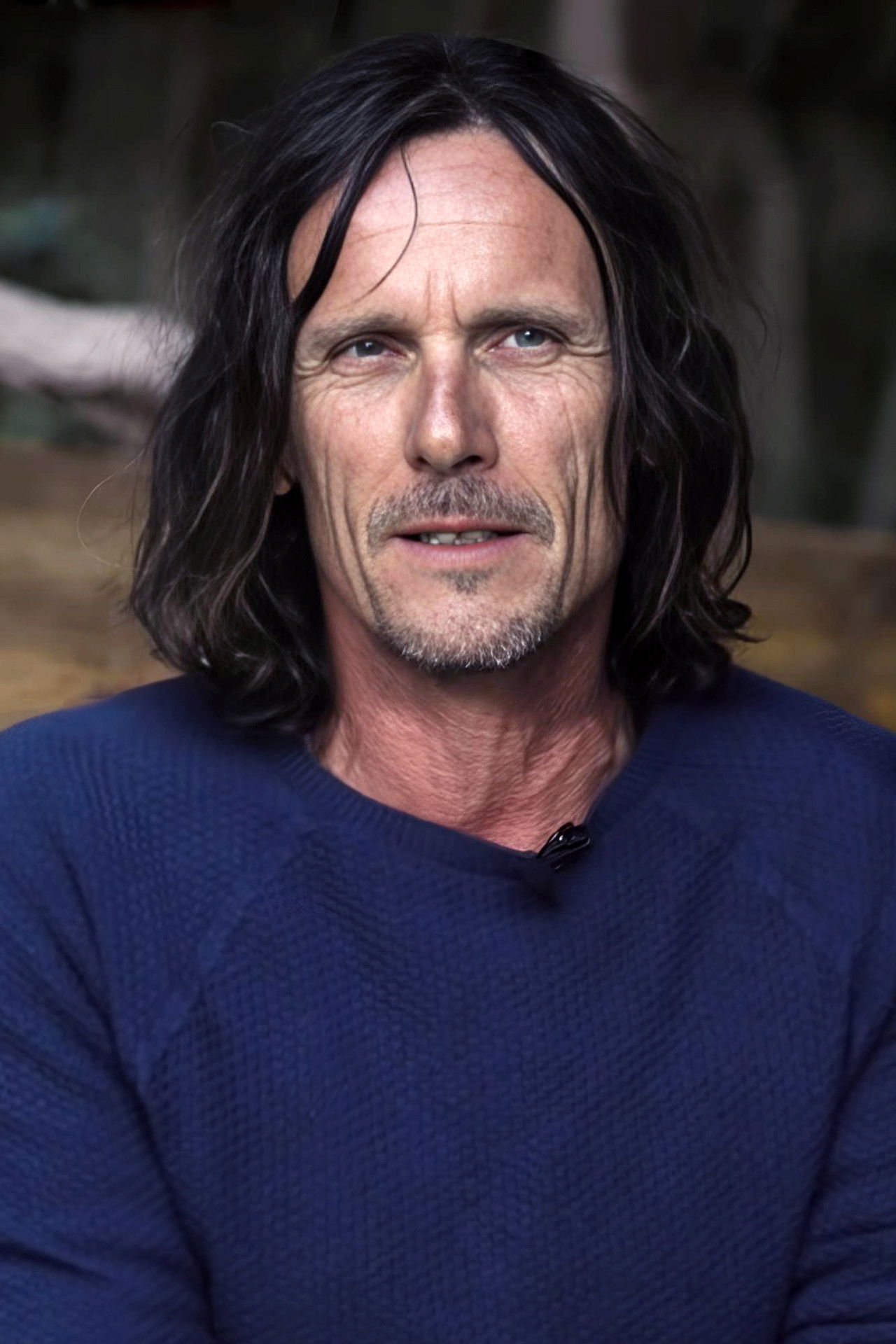 Frédéric Devoluet backdrop