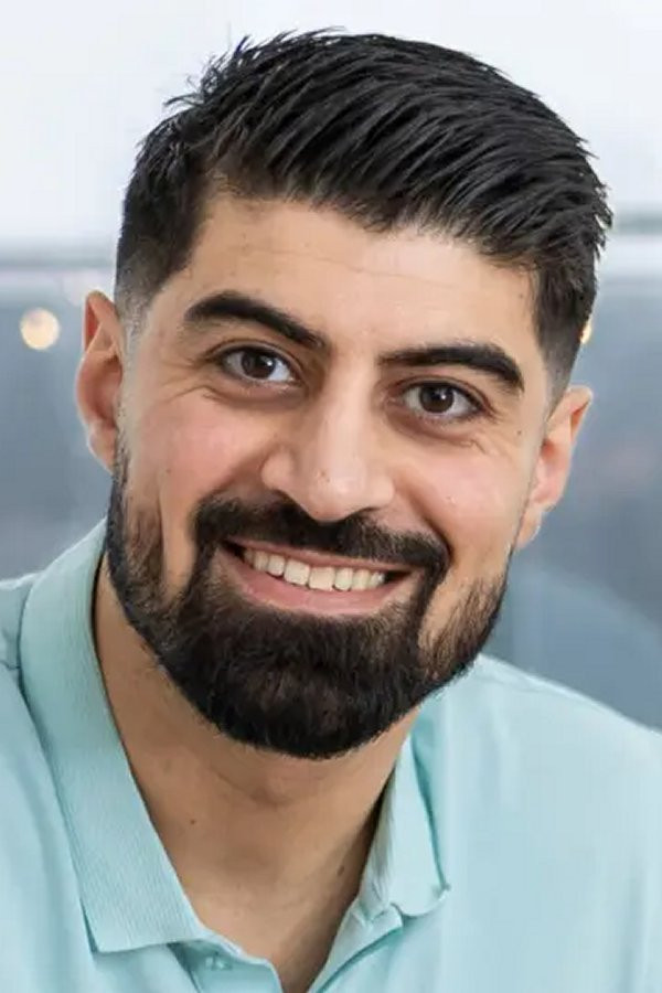 Dilsad Sahin backdrop