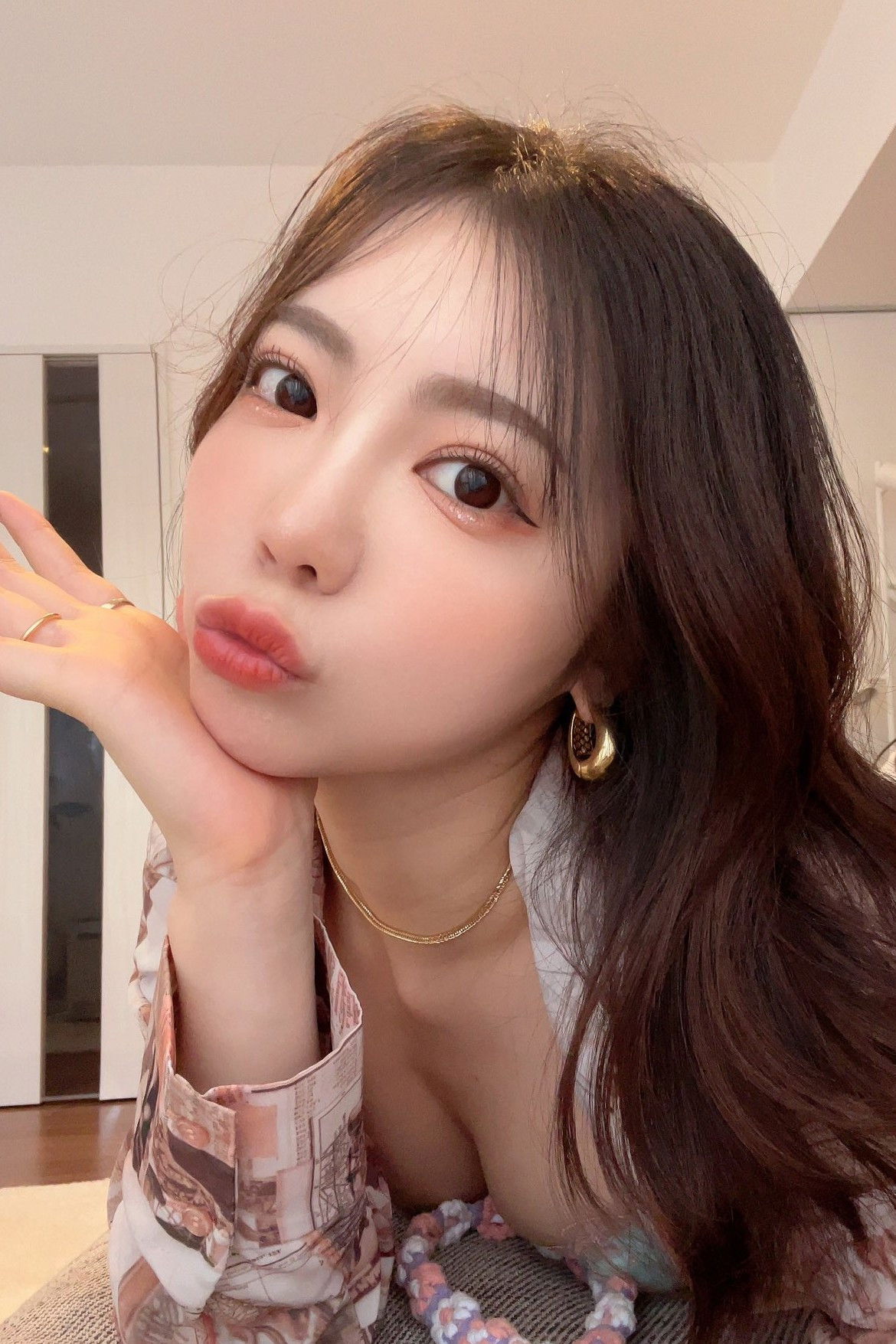 Yuki Yoshizawa backdrop